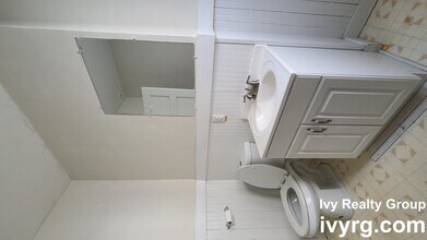 34 Bay State Ave in Somerville, MA - Foto de edificio - Building Photo