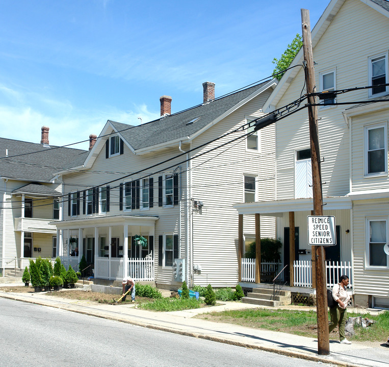 165 Pond St in Woonsocket, RI - Building Photo