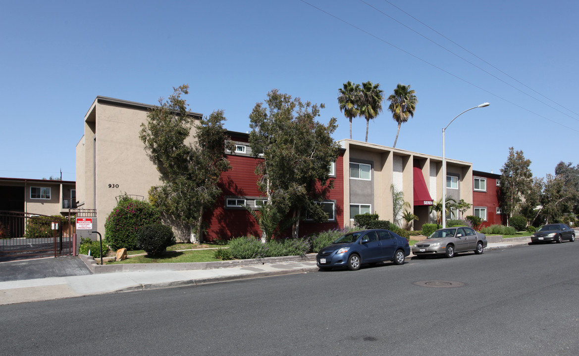 930 Peach Ave in El Cajon, CA - Building Photo