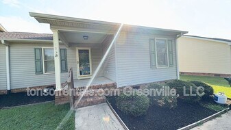 113 Hipps Ave in Simpsonville, SC - Building Photo