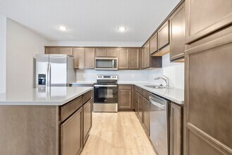127 Axlewood Dr in Waterloo, IA - Building Photo - Building Photo