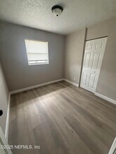 2558 Lourdes Dr W in Jacksonville, FL - Building Photo - Building Photo