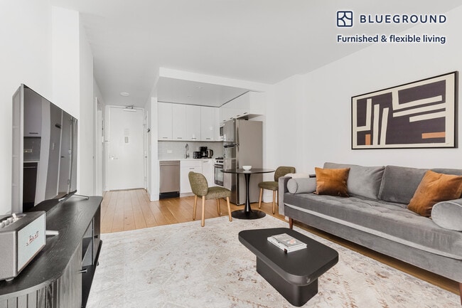 230 E 44th St in New York, NY - Building Photo - Building Photo