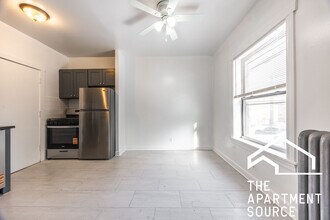 1319.5 W Estes Ave in Chicago, IL - Building Photo - Building Photo