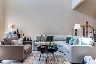 14725 Stanford Ct in Dallas, TX - Building Photo - Building Photo