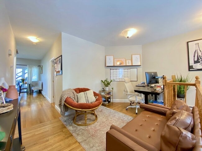 512 E 3rd St in Boston, MA - Foto de edificio - Building Photo