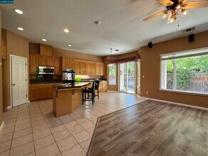 1174 Krona Ln in Concord, CA - Building Photo - Building Photo