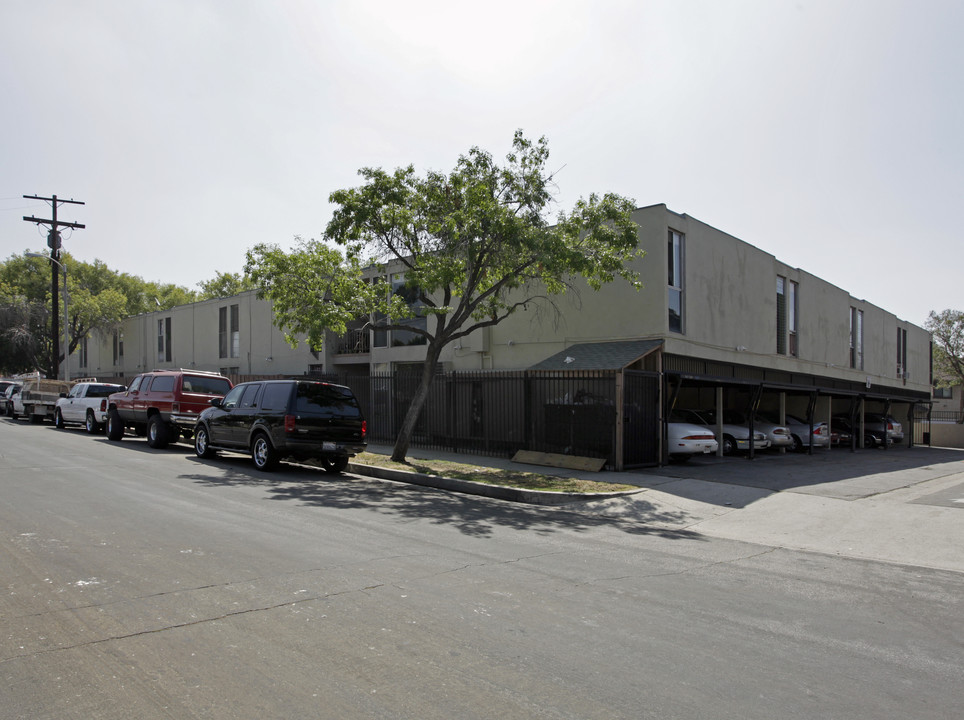 The O'Linda in Sun Valley, CA - Building Photo