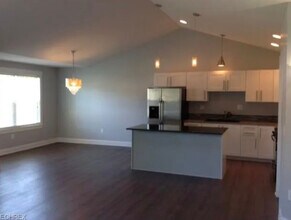 7296 Bretz St NW, Unit 7296 in Massillon, OH - Foto de edificio - Building Photo