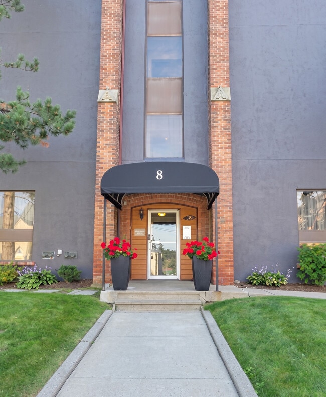 Embassy Apartments in Orangeville, ON - Building Photo - Building Photo