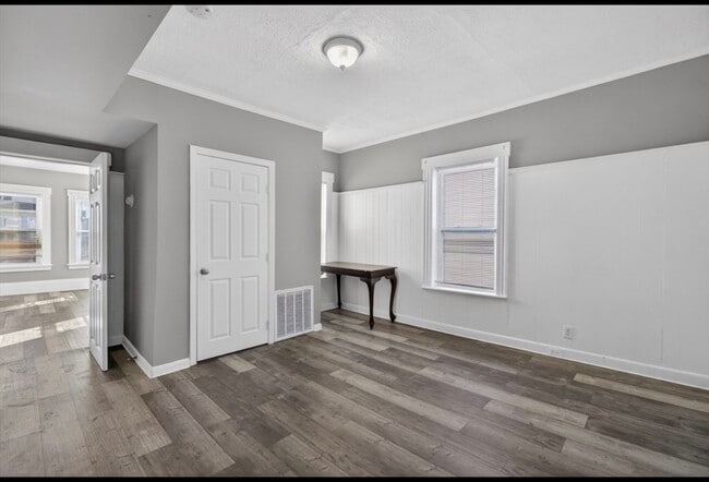 173 Myrtle Ave, Unit 2 in Fitchburg, MA - Foto de edificio - Building Photo