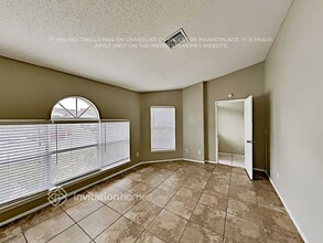 4704 Bloom Dr in Plant City, FL - Building Photo - Building Photo