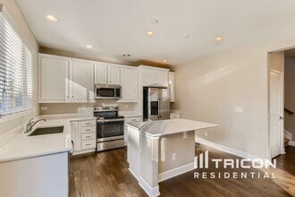7773 Oasis Dr in Castle Rock, CO - Foto de edificio - Building Photo