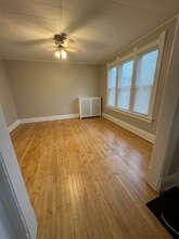 2527 S Howell Ave, Unit 2527 Lower in Milwaukee, WI - Foto de edificio - Building Photo