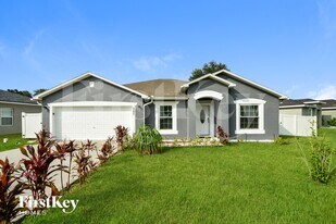 307 Michigan Ln in Poinciana, FL - Building Photo