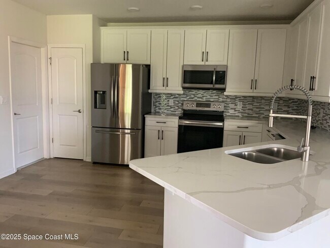 99 Montecito Dr in Satellite Beach, FL - Building Photo - Building Photo