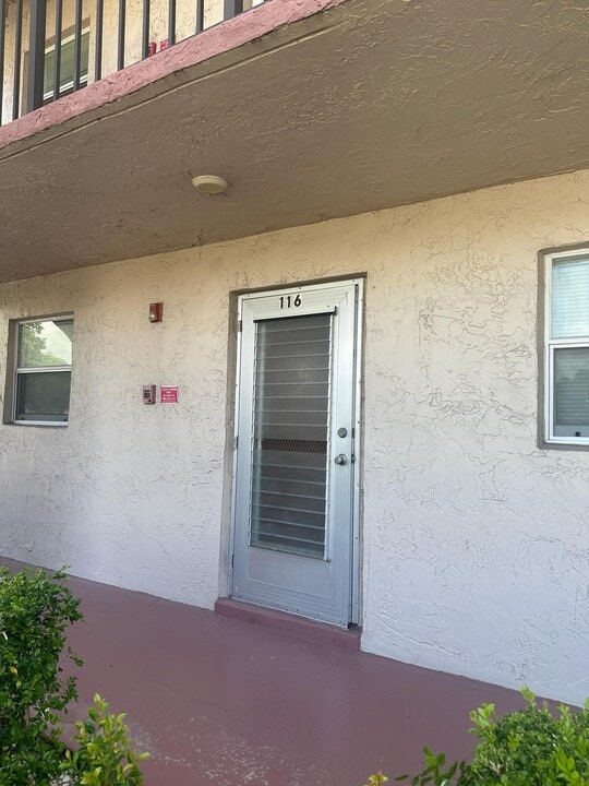225 Bonnie Blvd in Palm Springs, FL - Building Photo