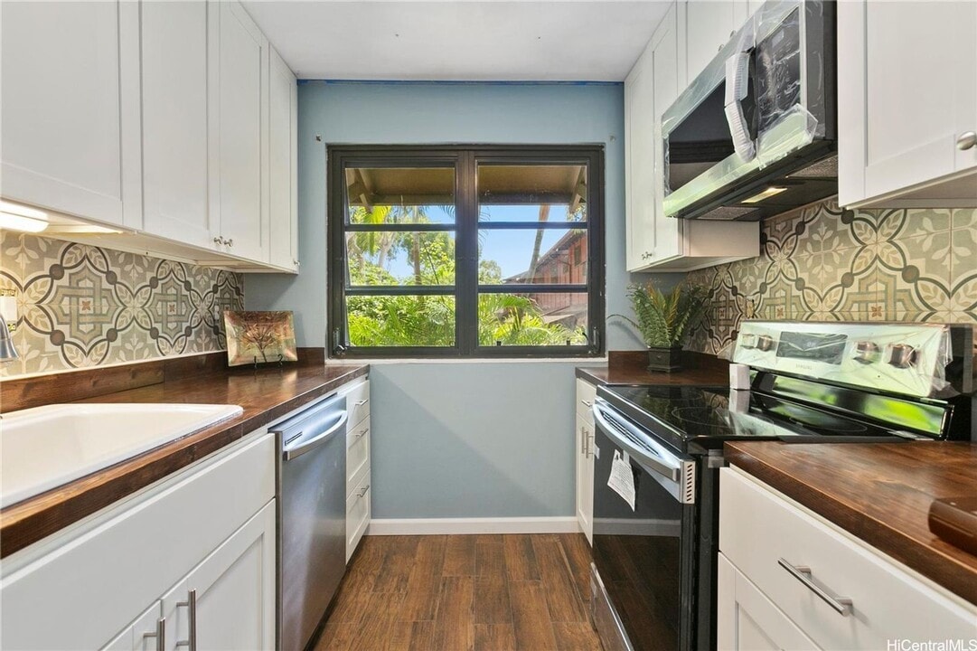95-1448 Lanikuhana Ave in Mililani, HI - Building Photo