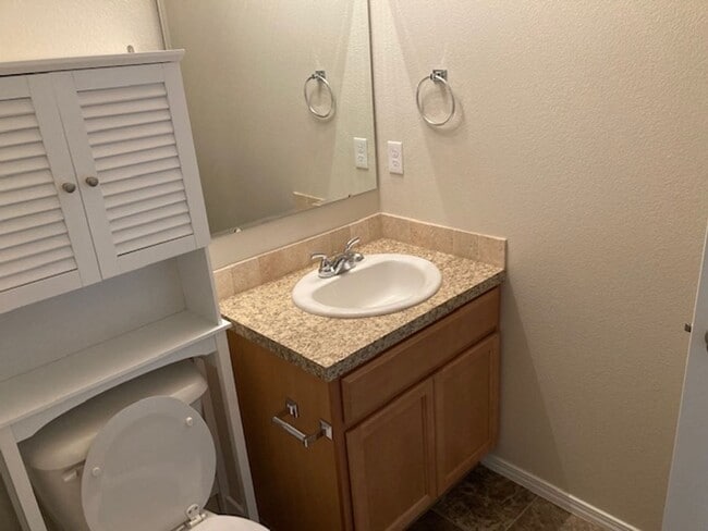 1166 W Woodchest St in Meridian, ID - Foto de edificio - Building Photo