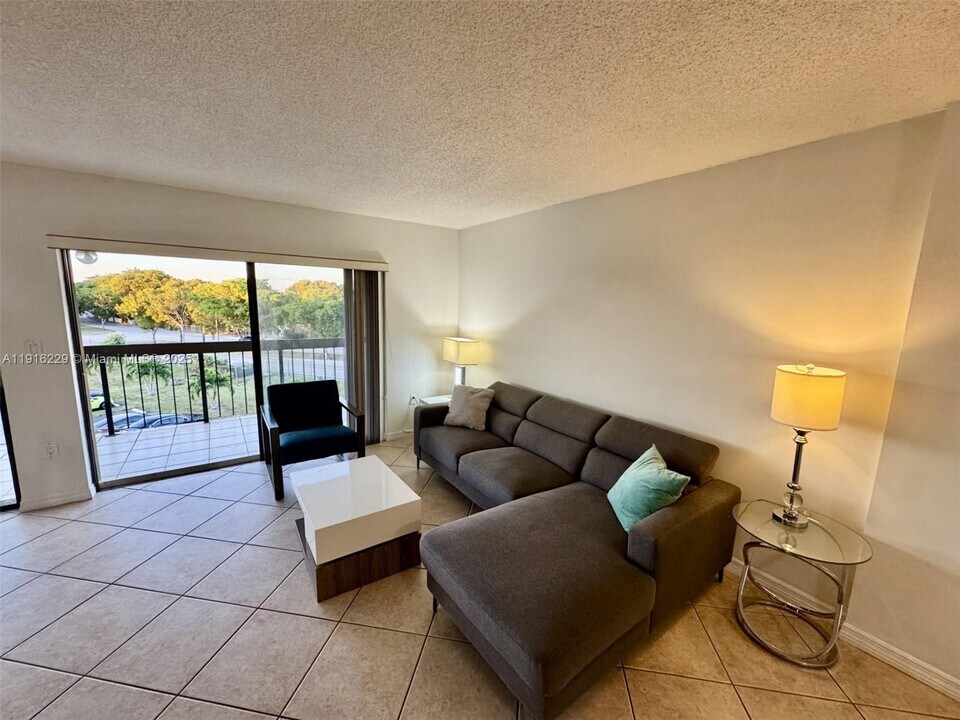 1300 SW 122nd Ave in Miami, FL - Building Photo