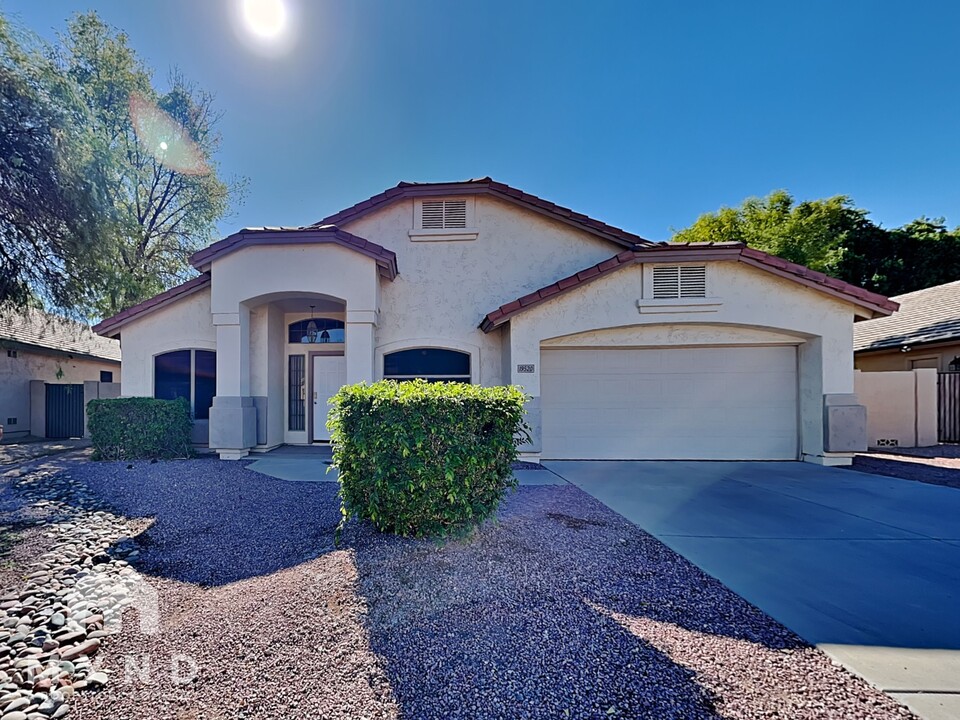 19520 N 66th Ln in Glendale, AZ - Foto de edificio