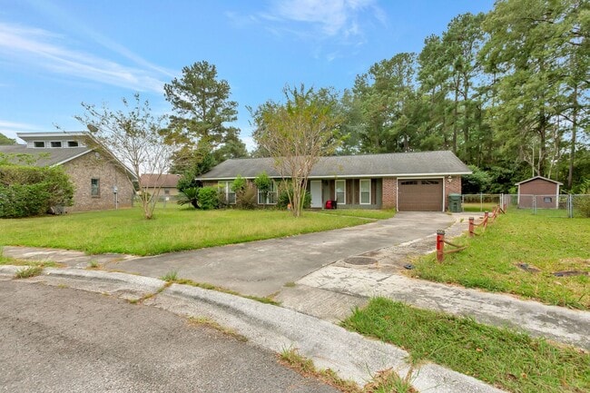 412 Fox Hunt Rd in Goose Creek, SC - Building Photo - Building Photo
