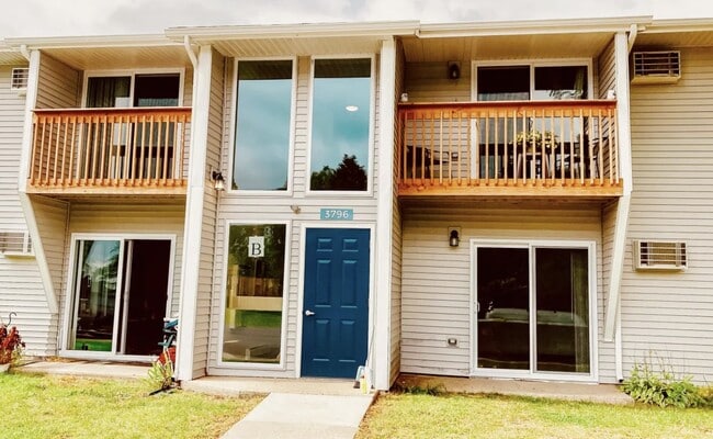 property at 3796 S Ravenna Rd