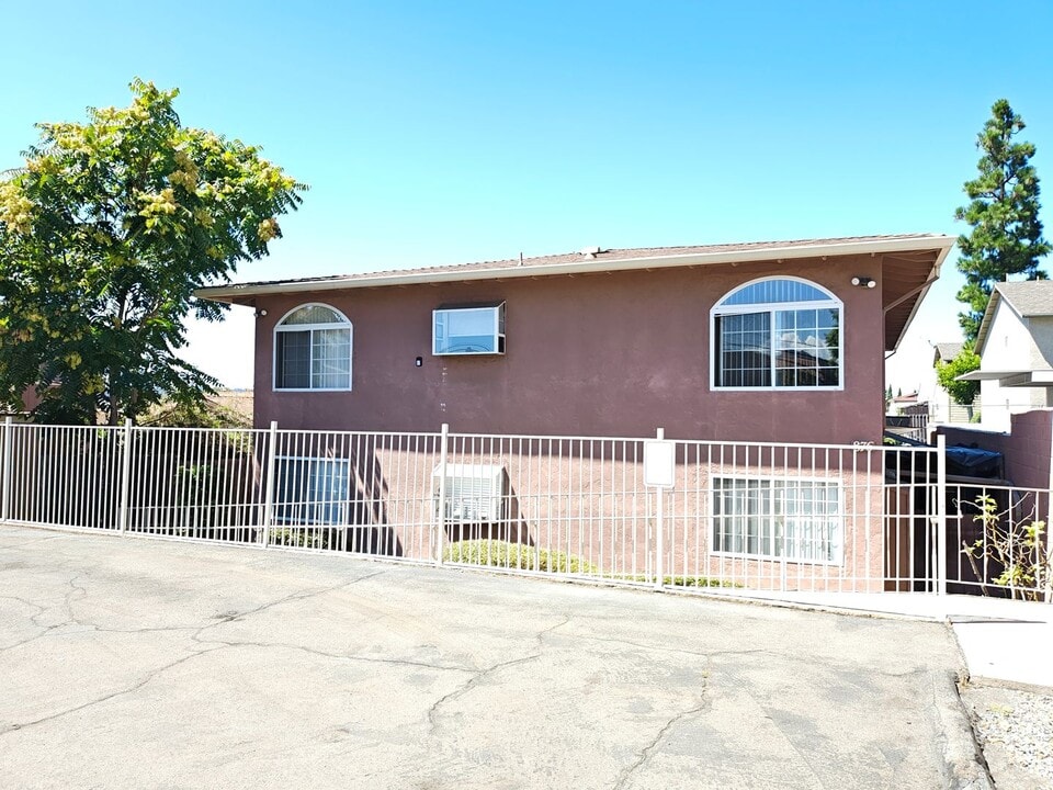 876 N 3rd St in El Cajon, CA - Building Photo