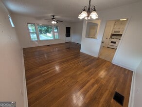 202 Bishop Dr in Marietta, GA - Building Photo - Building Photo