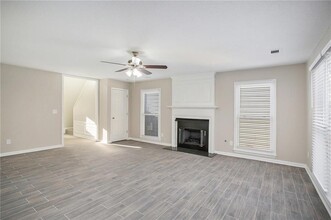 949 Briarleigh Ct in Lawrenceville, GA - Foto de edificio - Building Photo