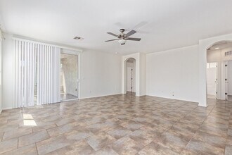 7407 W Darrow St in Phoenix, AZ - Building Photo - Building Photo