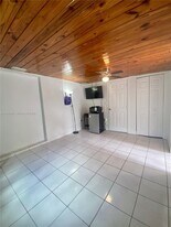 6730 Cleveland St in Hollywood, FL - Building Photo