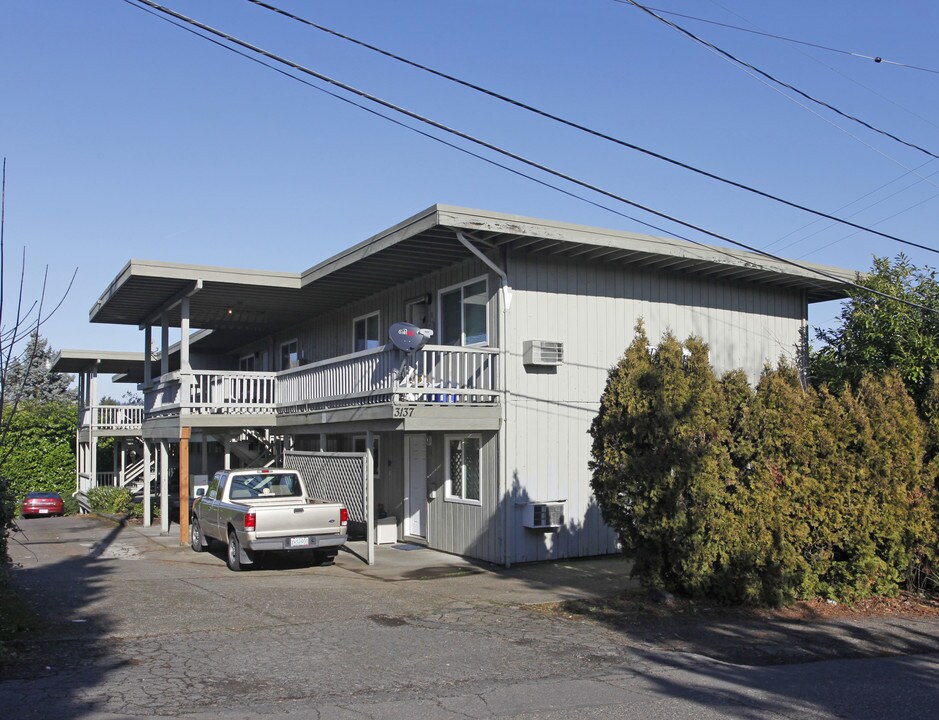 Primrose Apartments in Portland, OR - Building Photo