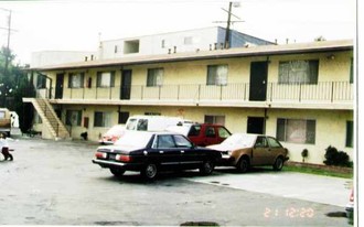 La Palma Apartments in Long Beach, CA - Building Photo