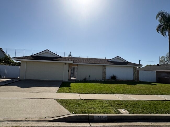 property at 928 E Vista del Playa Ave