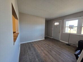 1005 Samantha St in Normal, IL - Building Photo - Building Photo