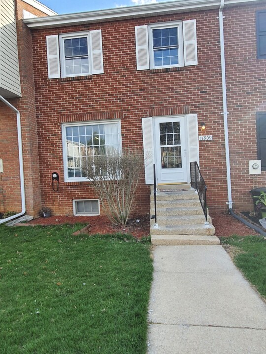 17909 Hickory Ln in Hagerstown, MD - Building Photo