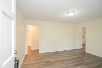 105 Robert Yoest Dr in Nashville, TN - Foto de edificio - Building Photo