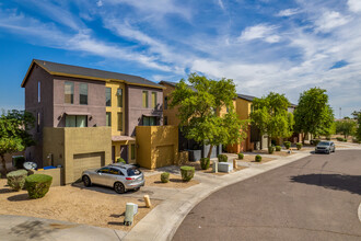 9th Street Lofts in Phoenix, AZ - Foto de edificio - Building Photo