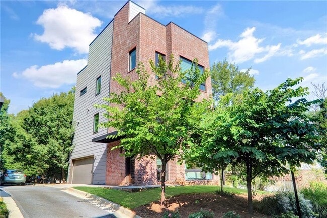623 Irwin St NE in Atlanta, GA - Building Photo - Building Photo