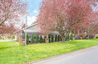 8810 159th St E in Puyallup, WA - Foto de edificio - Building Photo