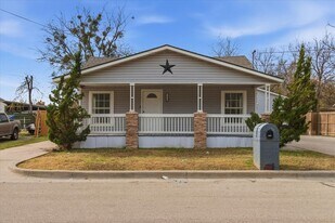 404 S Murray St in McKinney, TX - Building Photo