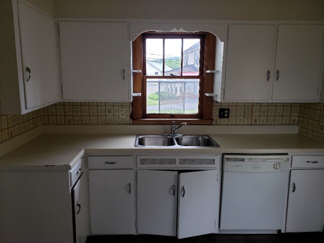 112 Elmwood St, Unit 1 in State College, PA - Building Photo - Building Photo
