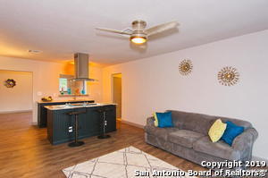 7274 Montgomery Dr in San Antonio, TX - Building Photo - Building Photo