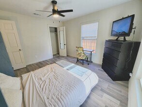 1402 Harlandale Ave in Dallas, TX - Building Photo - Building Photo