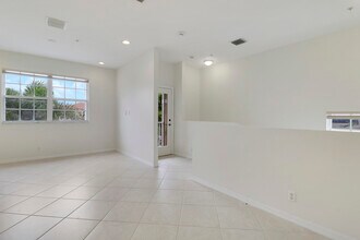 110 Lighthouse Cir in Jupiter, FL - Building Photo - Building Photo