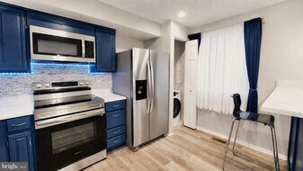 19105 Willow Spring Dr in Germantown, MD - Building Photo