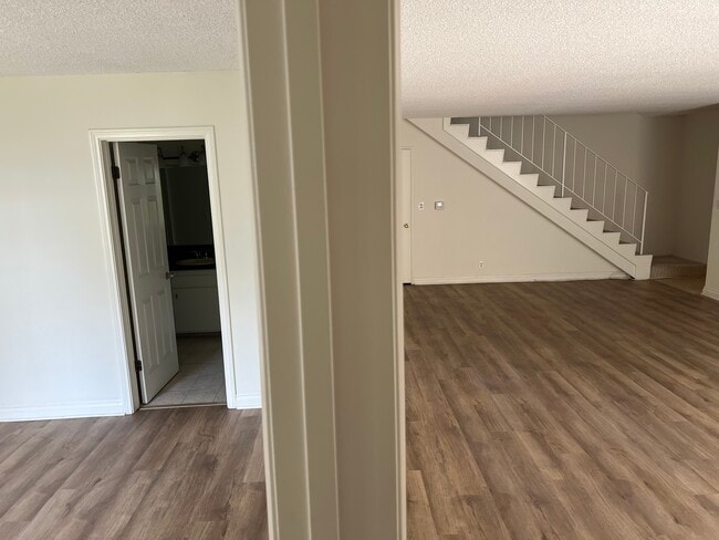 321 S Willaman Dr in Los Angeles, CA - Building Photo - Building Photo