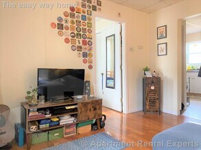 57 Cedar St, Unit #4 in Cambridge, MA - Foto de edificio - Building Photo
