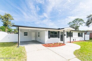 6221 Ashwood Ln in Jacksonville, FL - Building Photo